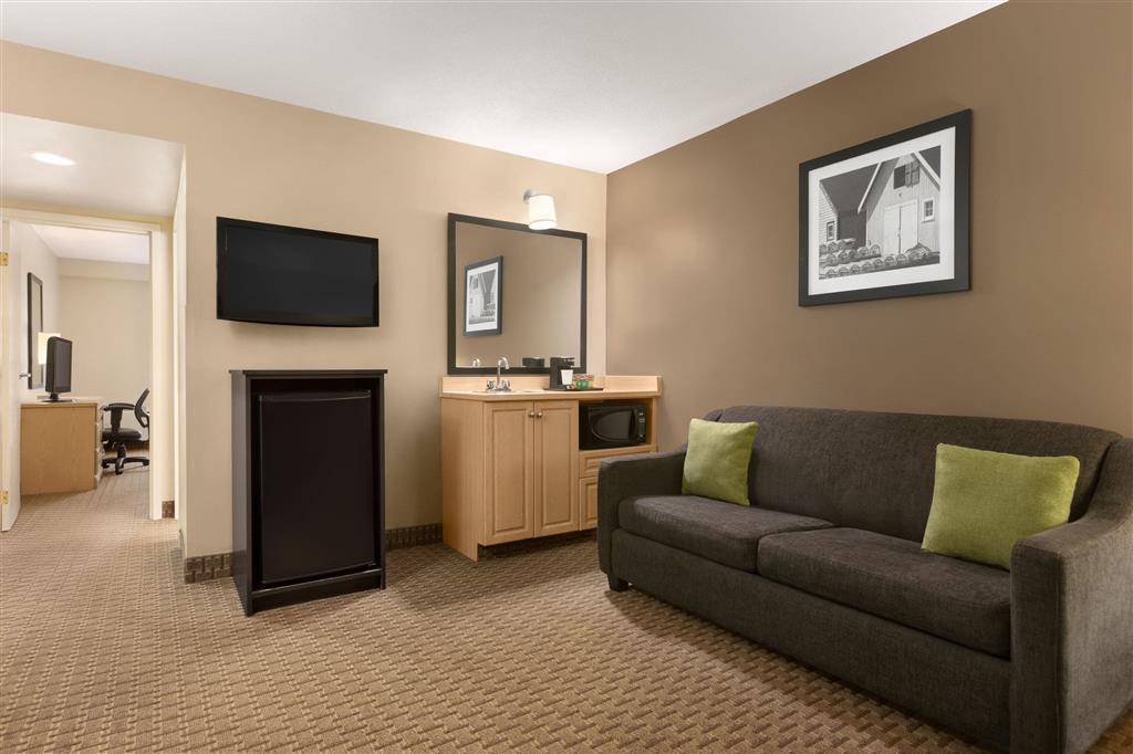 Travelodge Suites by Wyndham Moncton , NB E1G 2J5 near Greater Moncton Intl View Point 12