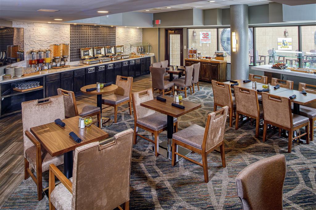 DoubleTree by Hilton Appleton, WI , WI 54914 near Appleton International Airport View Point 12