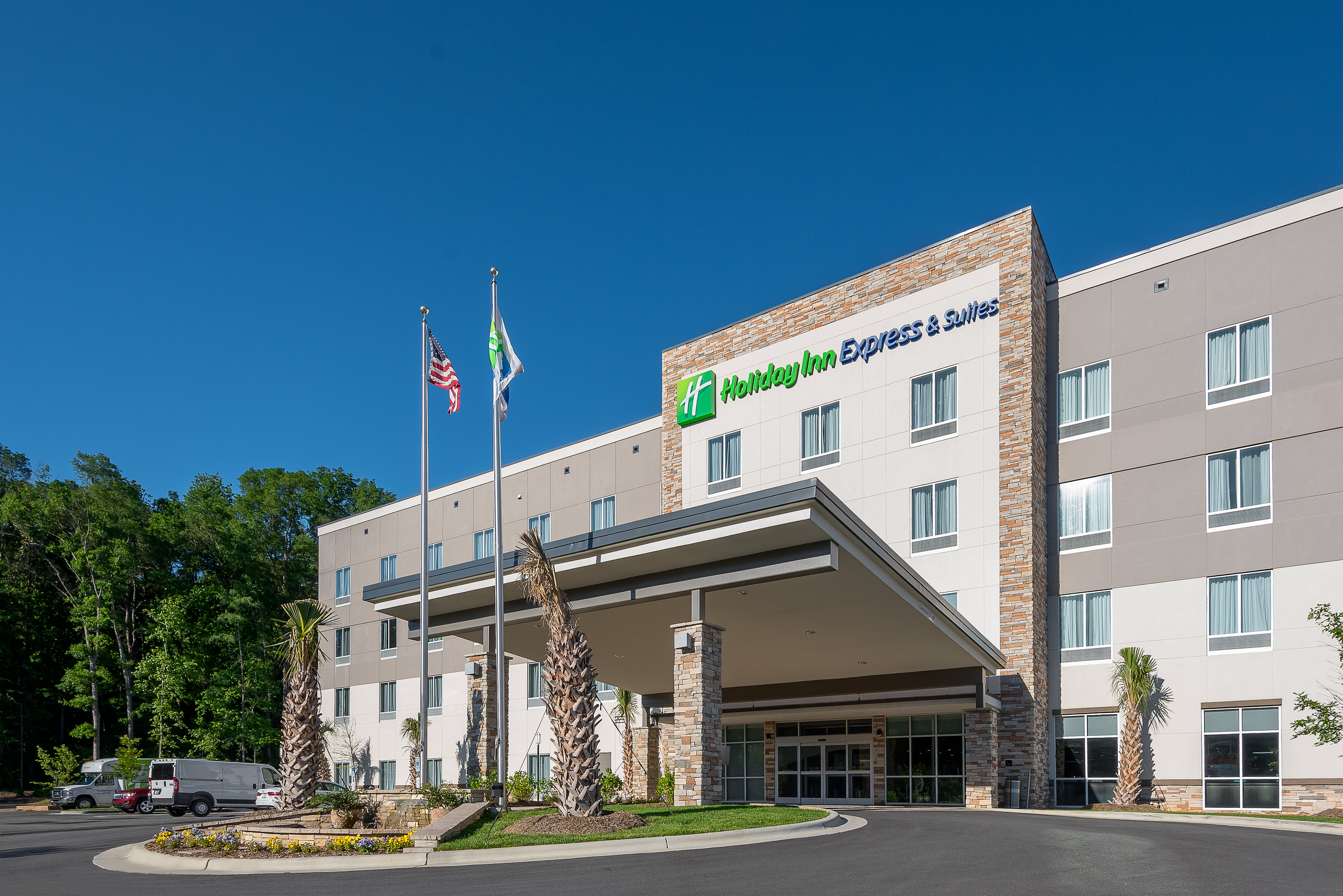 Holiday Inn Express & Suites Charlotte Airport, An Ihg Hotel