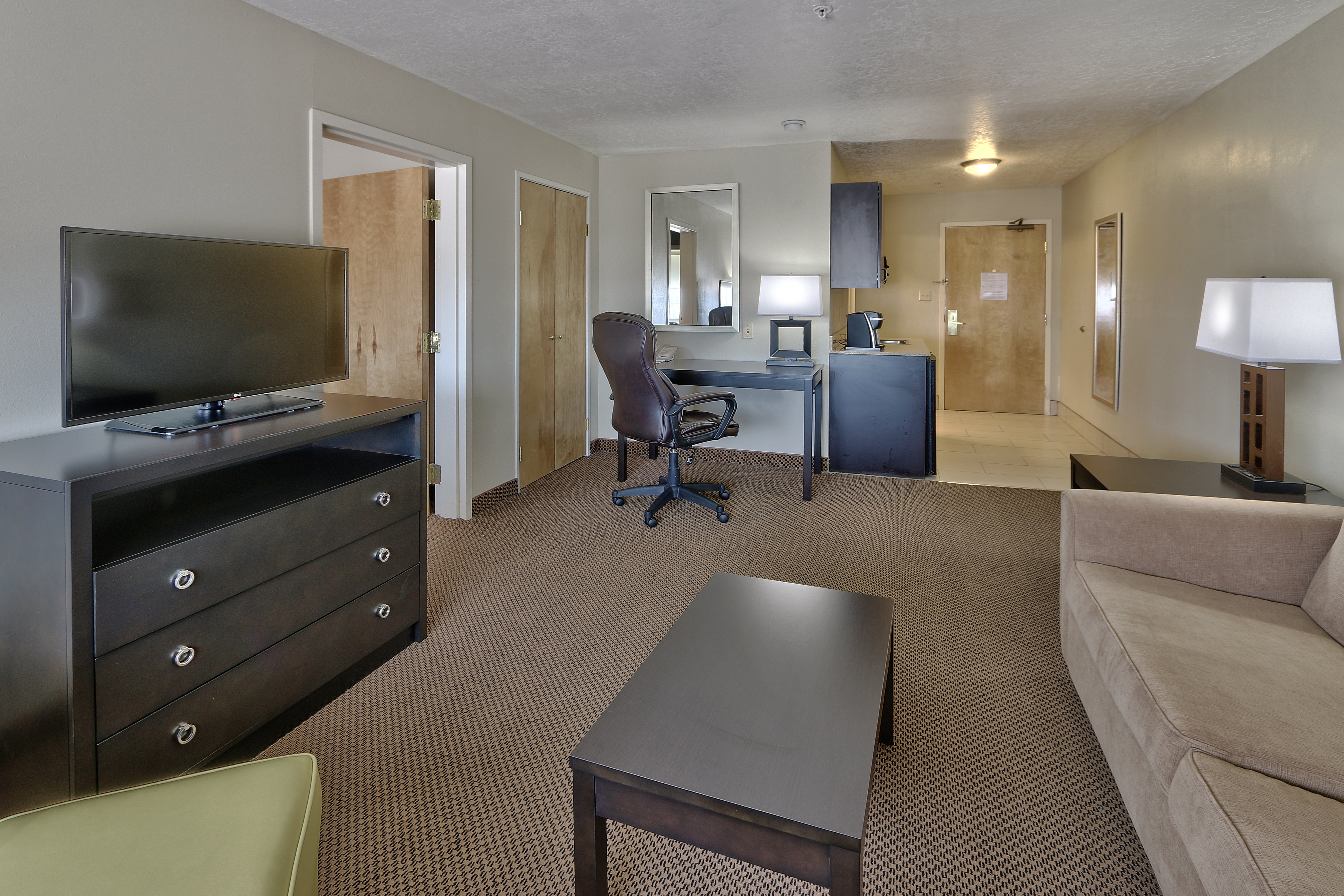 Holiday Inn & Suites Albuquerque Airport , NM 87106 near Albuquerque International Sunport View Point 25