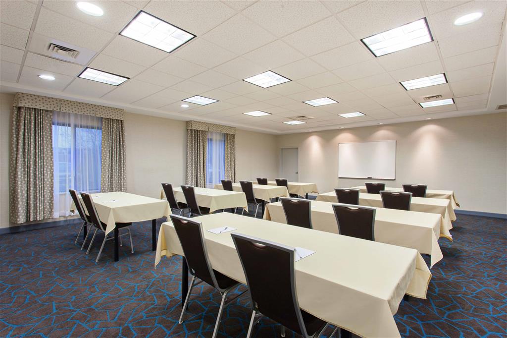 Hampton Inn & Suites Clovis Airport North , CA 93612 near Fresno Yosemite International Airport View Point 7