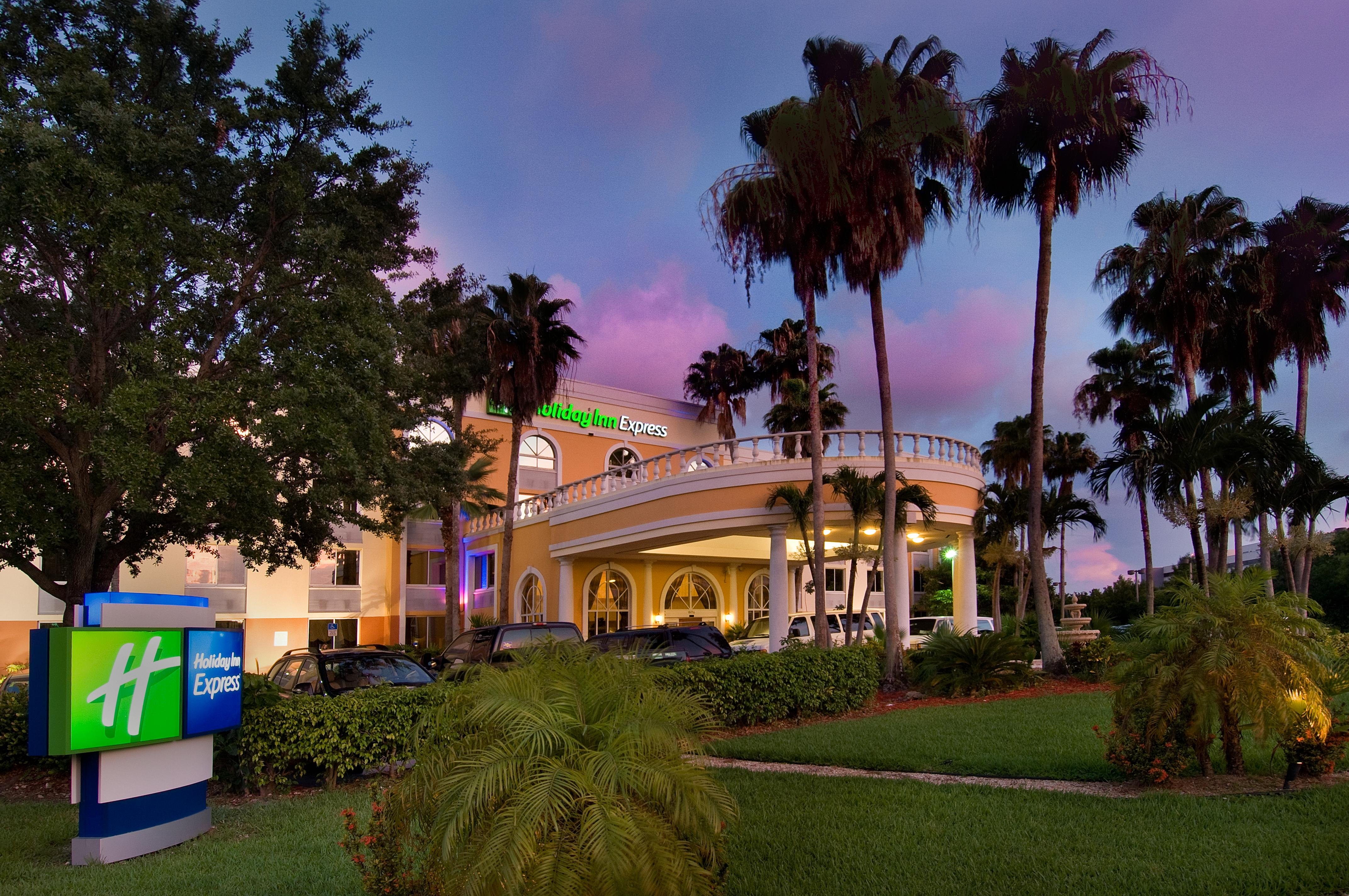 Holiday Inn Express Miami Airport Doral Area, an IHG Hotel , FL 33166 near Miami International Airport View Point 11