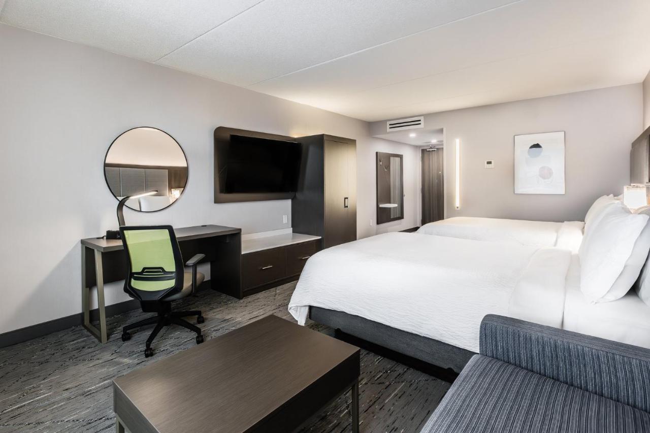 Holiday Inn Express & Suites Toronto Airport South , ON M9W6H3 near Toronto Pearson Airport View Point 13