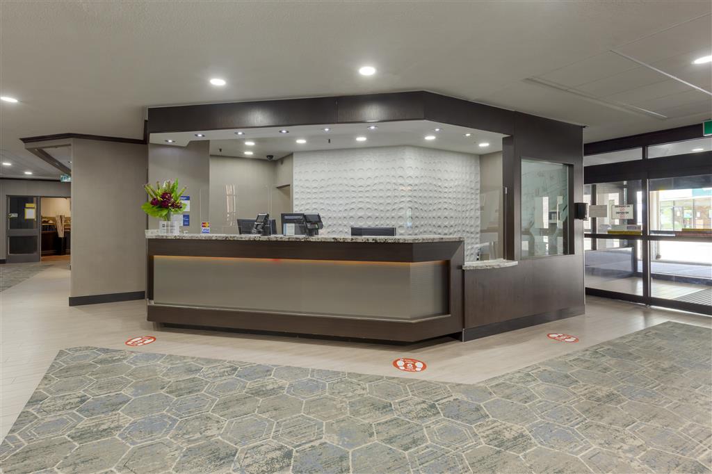 Best Western Plus Toronto Airport Hotel , ON L4W 4V7 near Toronto Pearson Airport View Point 7