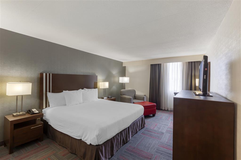 Best Western Plus Toronto Airport Hotel , ON L4W 4V7 near Toronto Pearson Airport View Point 12