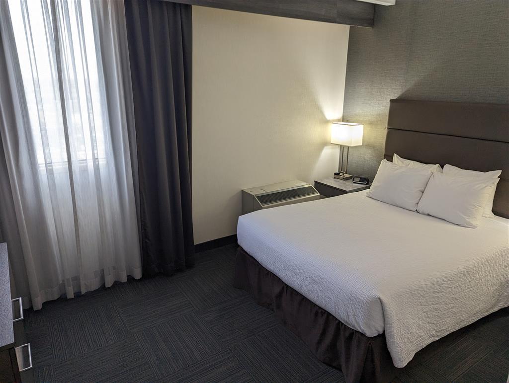 Best Western Plus Toronto Airport Hotel , ON L4W 4V7 near Toronto Pearson Airport View Point 32