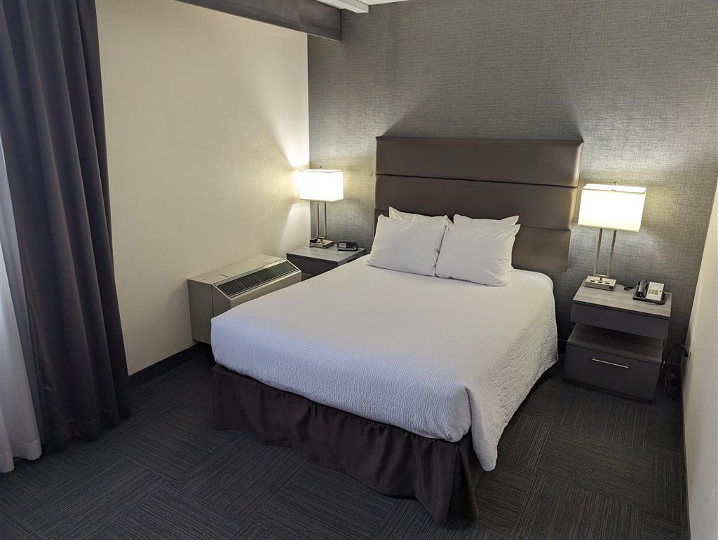 Best Western Plus Toronto Airport Hotel , ON L4W 4V7 near Toronto Pearson Airport View Point 33