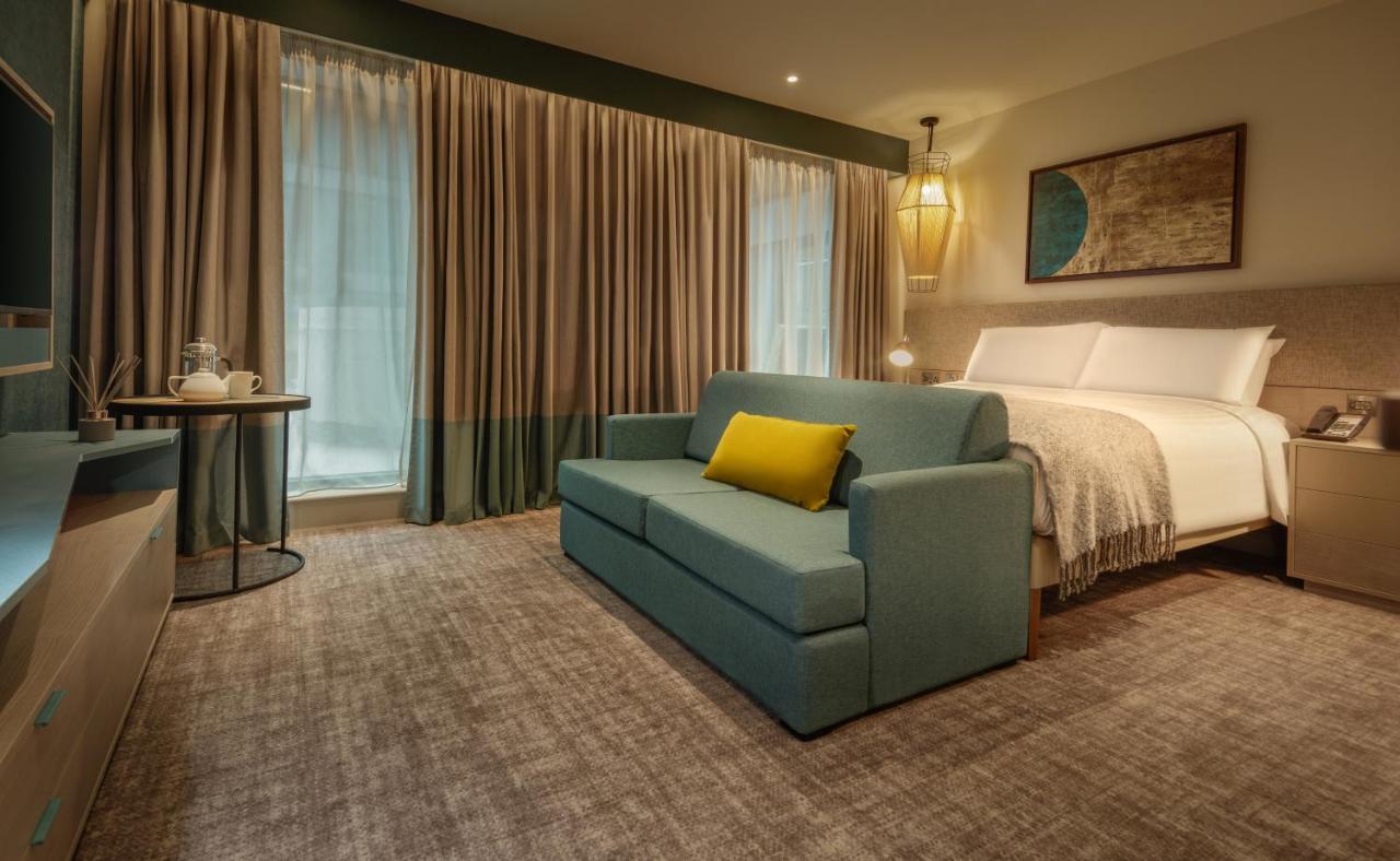 STAYBRIDGE STES BATH ROAD ,  UB7 0DB near Heathrow Airport View Point 15