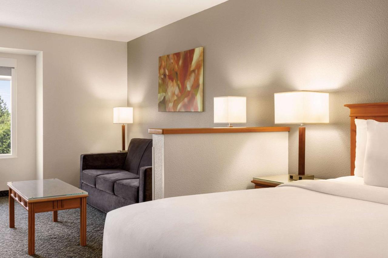 RADISSON HTL PORTLAND AIRPORT , OR 97218 near Portland International Airport View Point 11