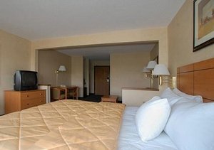 Quality Inn & Suites Des Moines Airport , IA 50321 near Des Moines International Airport View Point 10