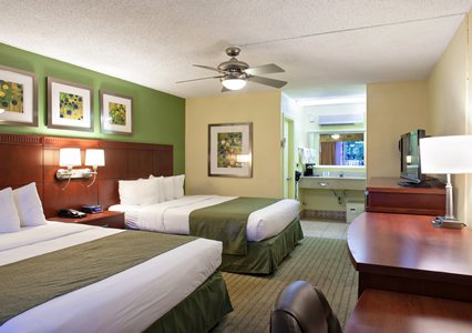 Quality Inn &amp; Suites Hollywood Blvd , FL 33021 near Fort Lauderdale-hollywood International Airport View Point 3