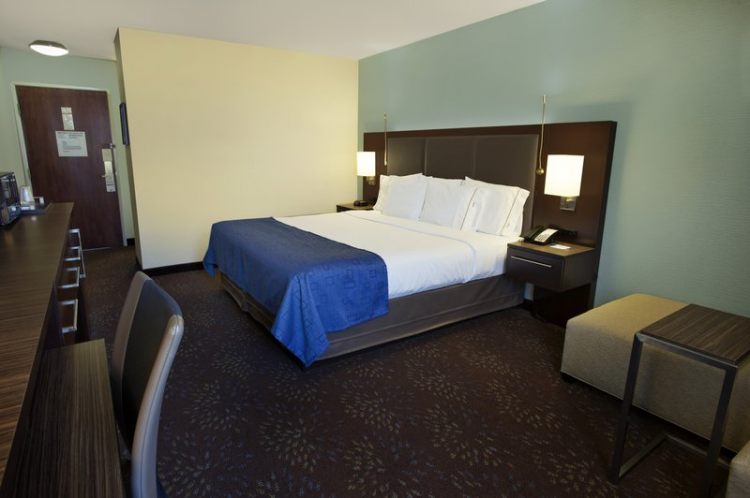 Holiday Inn Express Romulus / Detroit Airport , MI 48174 near Detroit Metropolitan Wayne County Airport View Point 6