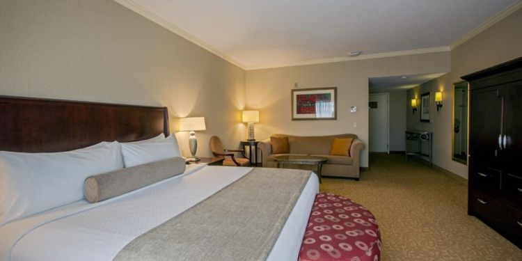 Crowne Plaza Providence-Warwick (Airport) , RI 02886 near Theodore Francis Green State Airport View Point 5