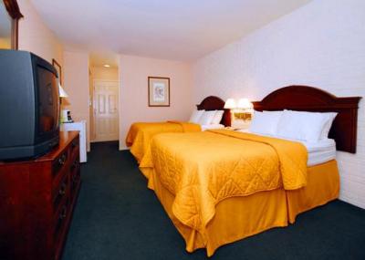 Quality Inn Pittsburgh Airport , PA 15071 near Pittsburgh International Airport View Point 4