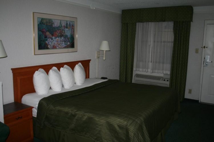 Quality Inn & Suites Charlotte Airport , NC 28208 near Charlotte/douglas International Airport View Point 4