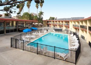 Econo Lodge Inn & Suites Oakland Airport , CA 94621 near Oakland International Airport View Point 3