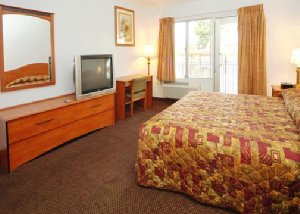 Econo Lodge Inn & Suites Oakland Airport , CA 94621 near Oakland International Airport View Point 9