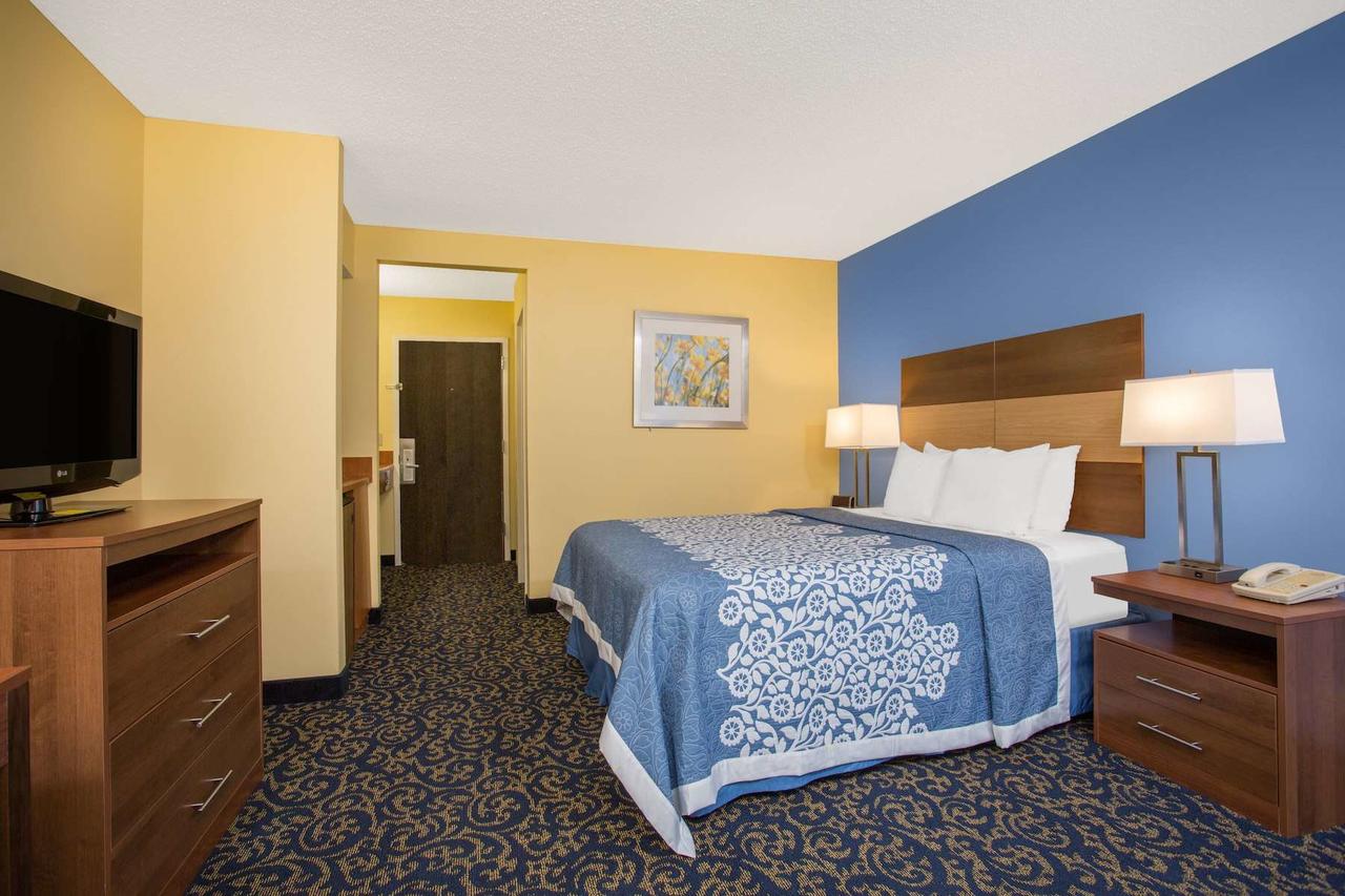 Days Inn By Wyndham Raleigh-Airport-Research Triangle Park , NC 27560 near Raleigh-durham International Airport View Point 6