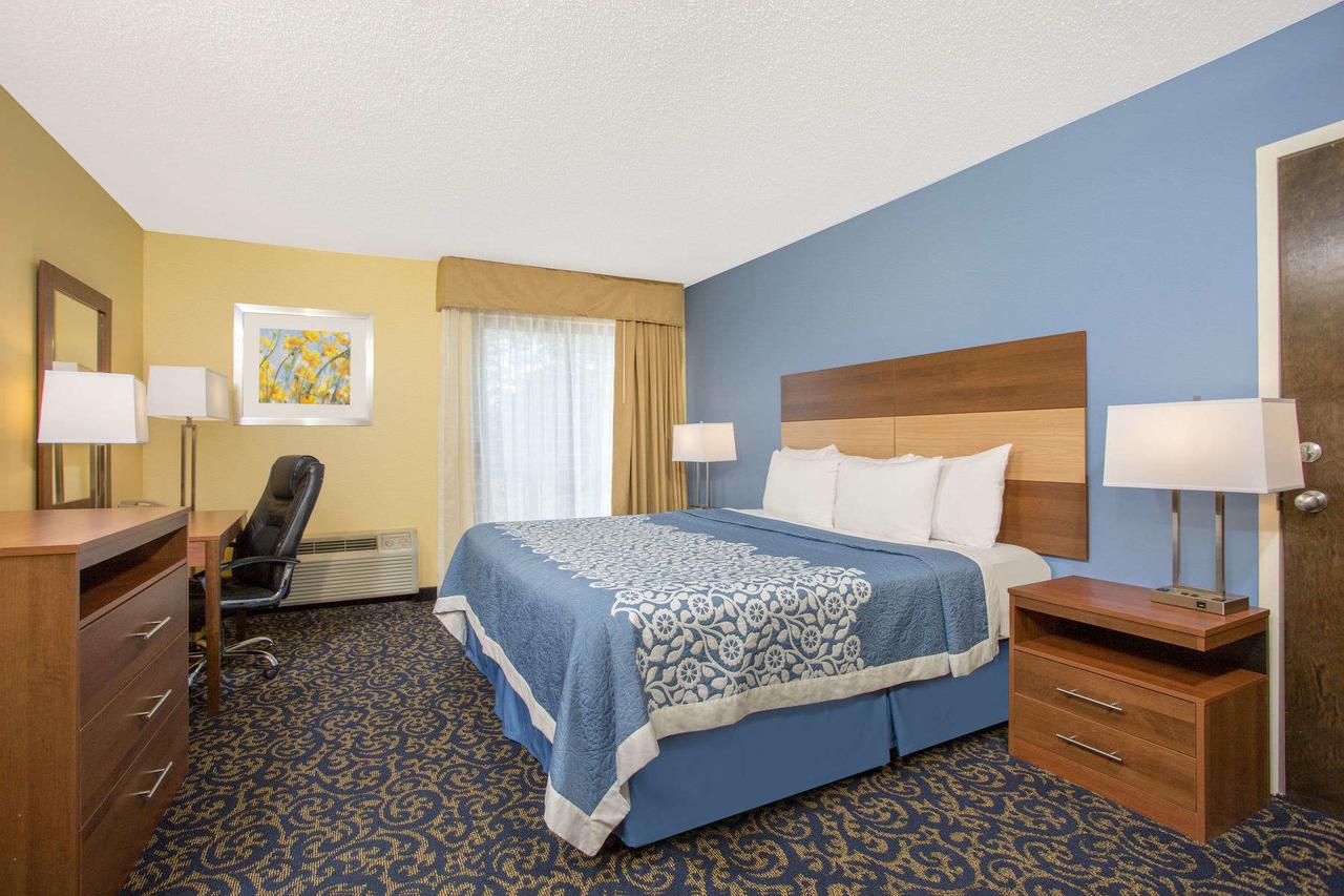 Days Inn By Wyndham Raleigh-Airport-Research Triangle Park , NC 27560 near Raleigh-durham International Airport View Point 8