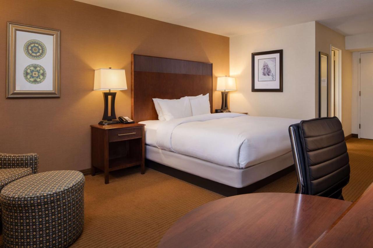 DoubleTree by Hilton Philadelphia Airport , PA 19153 near Philadelphia International Airport View Point 5