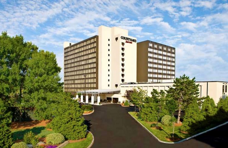 Courtyard By Marriott Boston Logan Airport