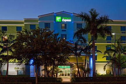 Holiday Inn Express Hotel & Suites Fort Lauderdale Airport/Cruise Port, an IHG Hotel , FL 33315 near Fort Lauderdale-hollywood International Airport View Point 6