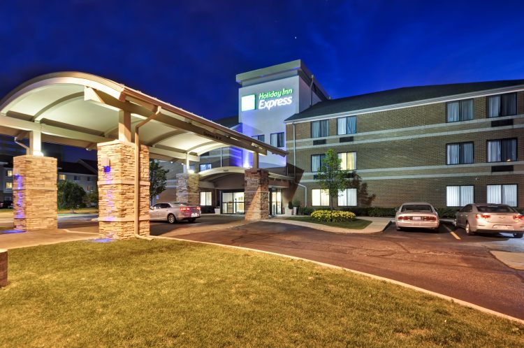 Holiday Inn Express Detroit Metro Airport