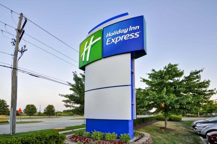 Holiday Inn Express Detroit Metro Airport , MI 48174 near Detroit Metropolitan Wayne County Airport View Point 5