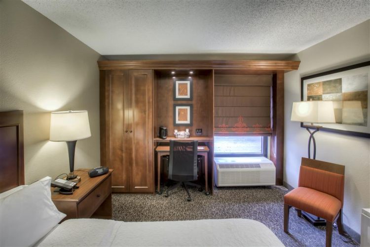 Hampton Inn Tampa International Airport/Westshore , FL 33607 near Tampa International Airport View Point 33