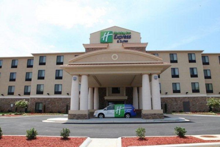 Holiday Inn Express & Suites Huntsville Airport