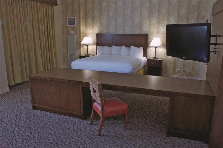 DoubleTree by Hilton Hotel Norfolk Airport , VA 23502 near Norfolk International Airport View Point 12