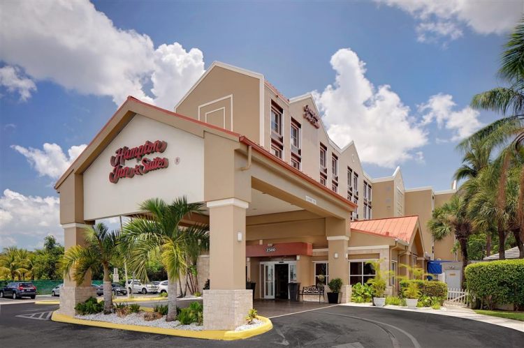 Hampton Inn & Suites Fort Lauderdale Airport