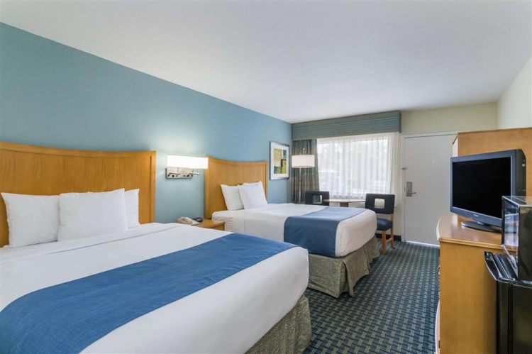 Days Inn by Wyndham Cocoa Beach Port Canaveral , FL 32931 near Melbourne International Airport View Point 8