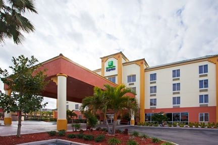 Holiday Inn Express Hotel & Suites Cocoa Beach, An Ihg Hotel