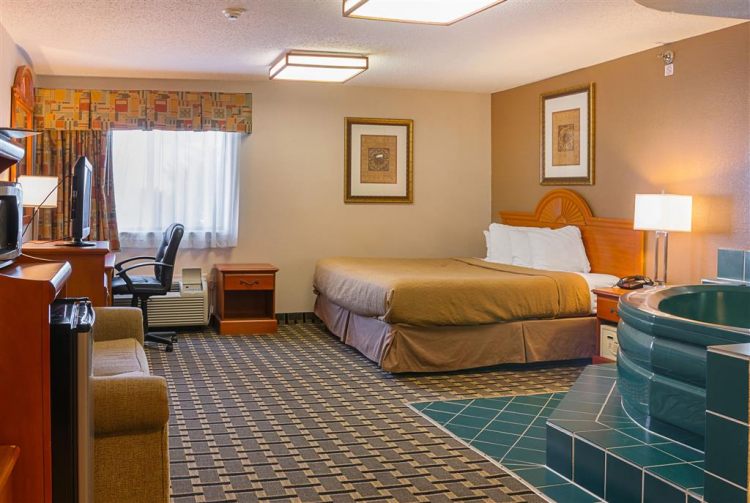 Quality Inn & Suites Detroit Metro Airport , MI 48174 near Detroit Metropolitan Wayne County Airport View Point 26