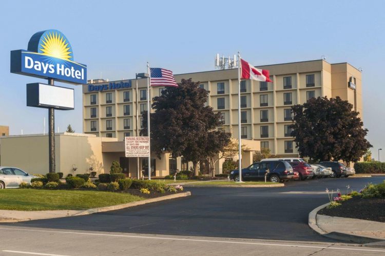 Days Hotel By Wyndham Buffalo Airport