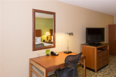 Hilton Garden Inn Buffalo Airport , NY 14225 near Buffalo Niagara International Airport View Point 19