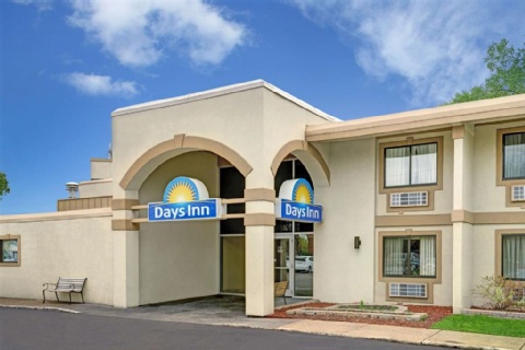 Days Inn By Wyndham Bloomington West