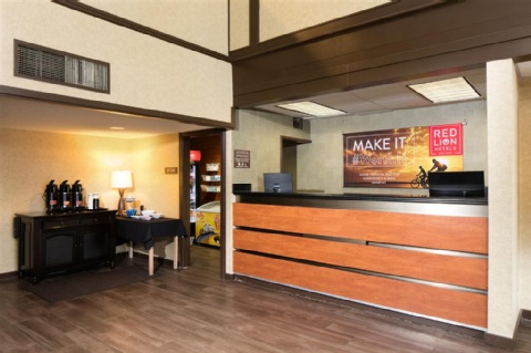 Red Lion Hotel Portland Airport , OR 97220 near Portland International Airport View Point 7