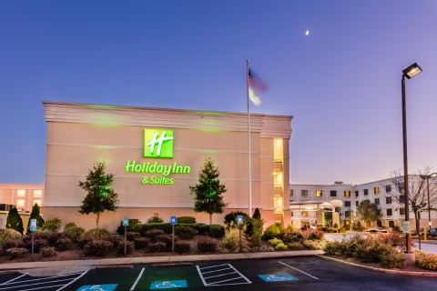 Holiday Inn & Suites Atlanta Airport North