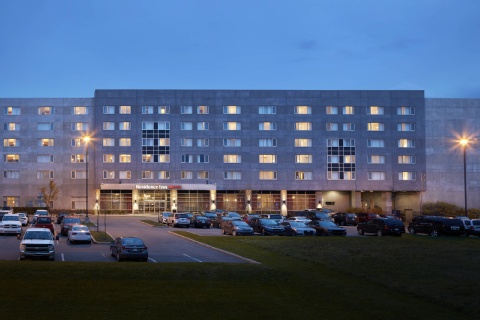 Residence Inn By Marriott Montreal Airport