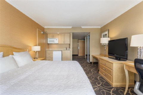 Hampton Inn & Suites, by Hilton - Vancouver Downtown , BC V6B 2A8 near Vancouver Cruise Port View Point 22