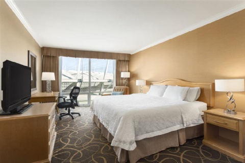 Hampton Inn & Suites, by Hilton - Vancouver Downtown , BC V6B 2A8 near Vancouver Cruise Port View Point 26