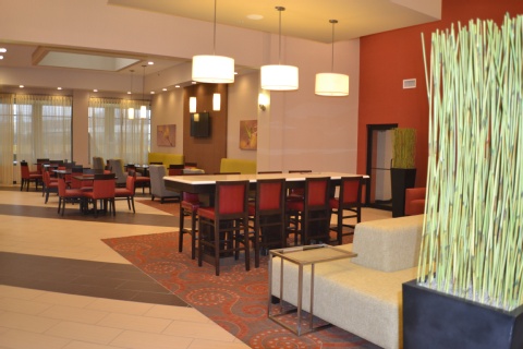 Holiday Inn Express Hotel & Suites Indianapolis  , IN 46224 near Indianapolis International Airport View Point 2