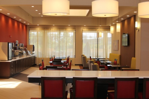 Holiday Inn Express Hotel & Suites Indianapolis  , IN 46224 near Indianapolis International Airport View Point 16