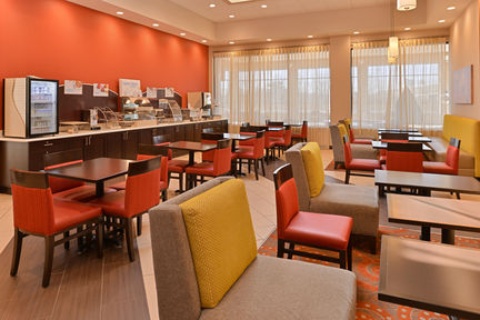 Holiday Inn Express Hotel & Suites Indianapolis  , IN 46224 near Indianapolis International Airport View Point 22