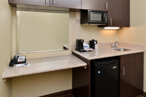 Holiday Inn Express Hotel & Suites Indianapolis  , IN 46224 near Indianapolis International Airport View Point 27