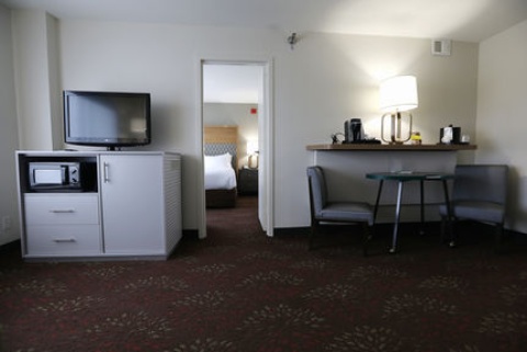 Holiday Inn O'Hare Area, an IHG Hotel , IL 60631 near Ohare International Airport View Point 43