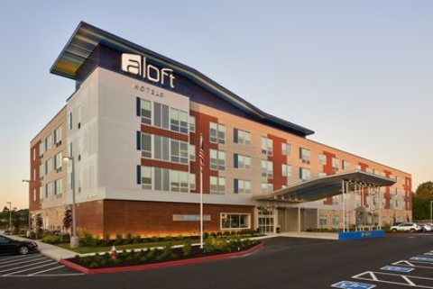 Aloft Cleveland Airport , OH 44070 near Cleveland Hopkins International Airport View Point 1