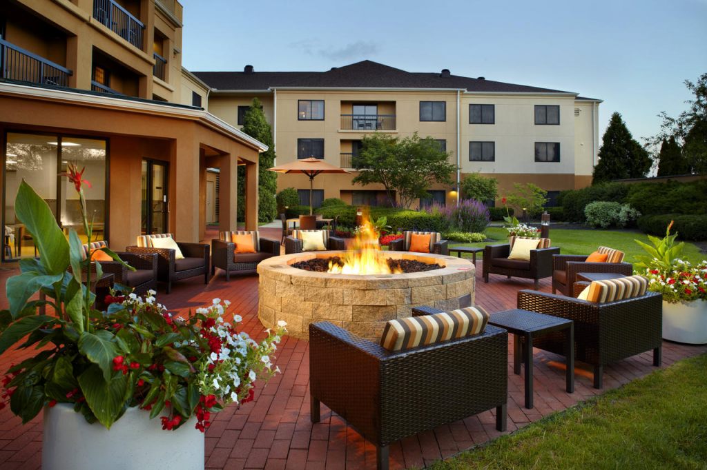 Courtyard By Marriott Columbus Airport